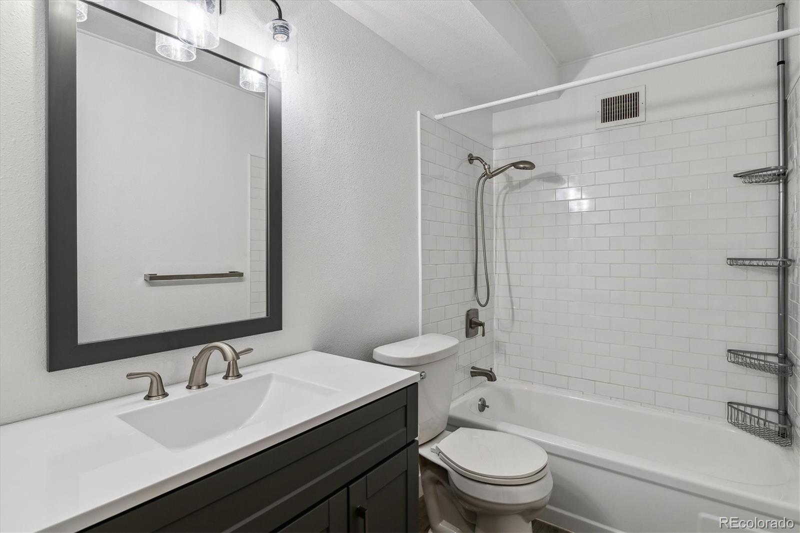 MLS Image #8 for 585 s alton way,denver, Colorado