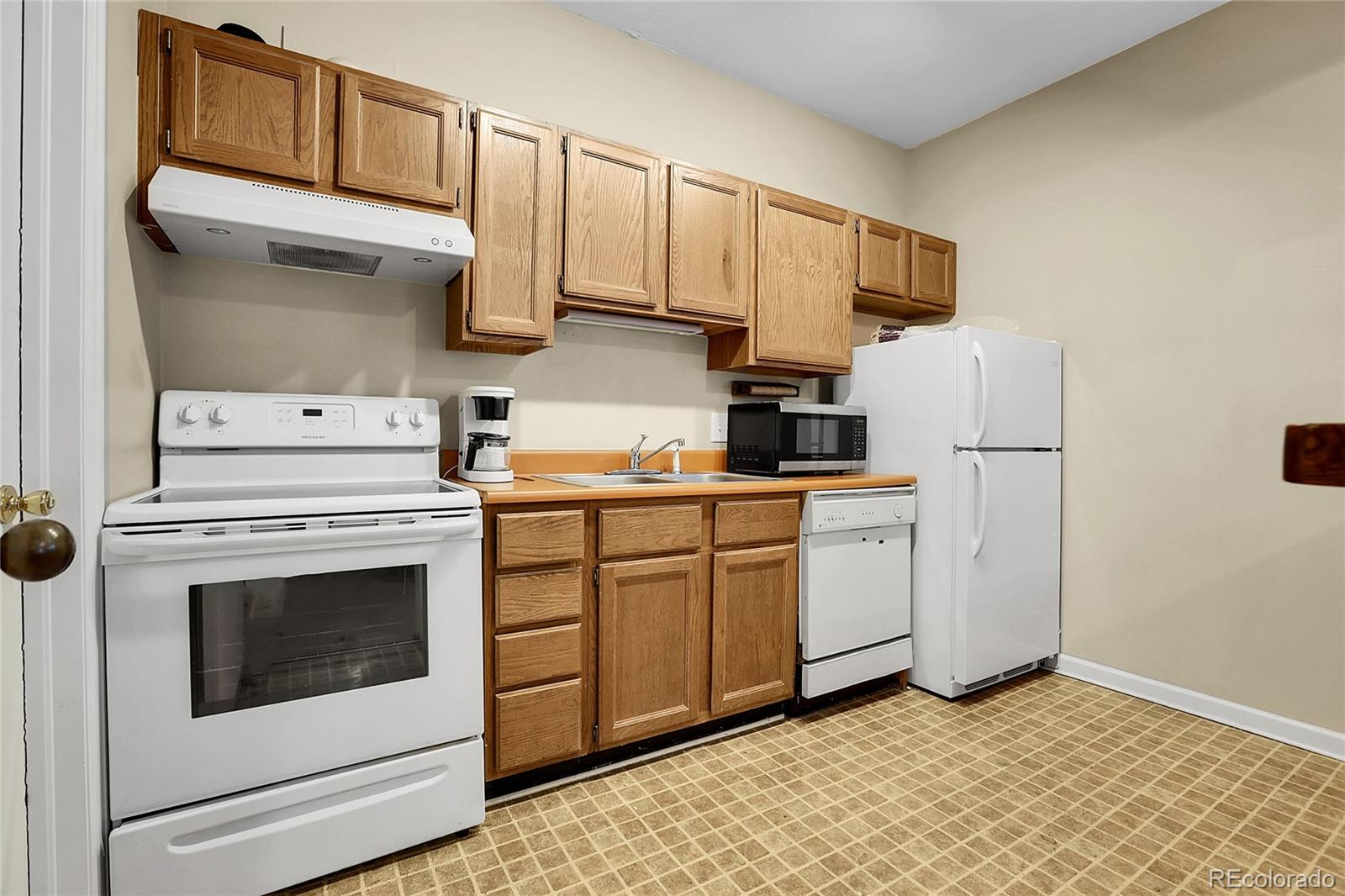 MLS Image #46 for 2301 e fremont avenue,centennial, Colorado
