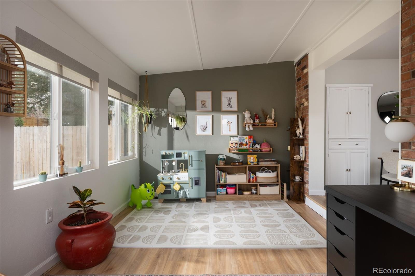 MLS Image #17 for 6924 e montana place,denver, Colorado