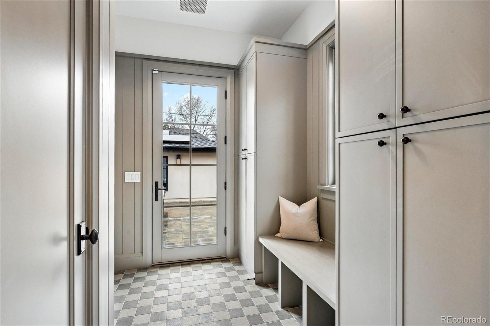 MLS Image #16 for 525 s high street,denver, Colorado