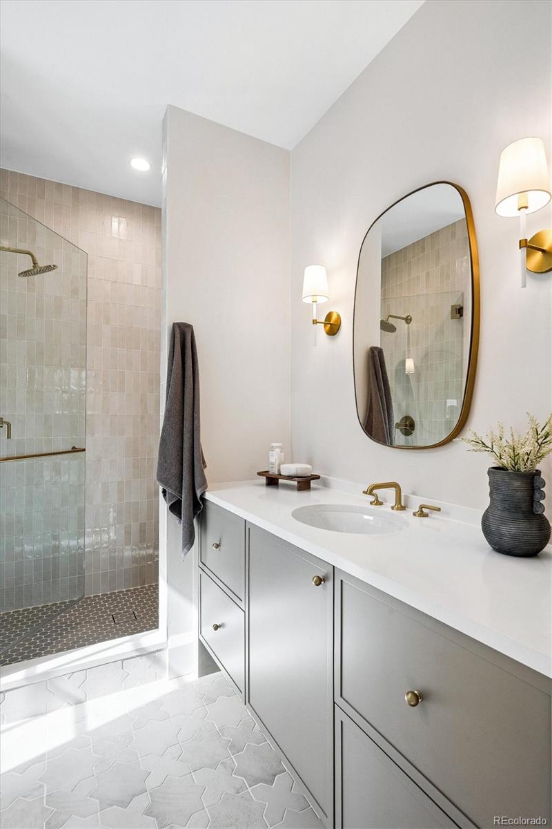 MLS Image #28 for 525 s high street,denver, Colorado