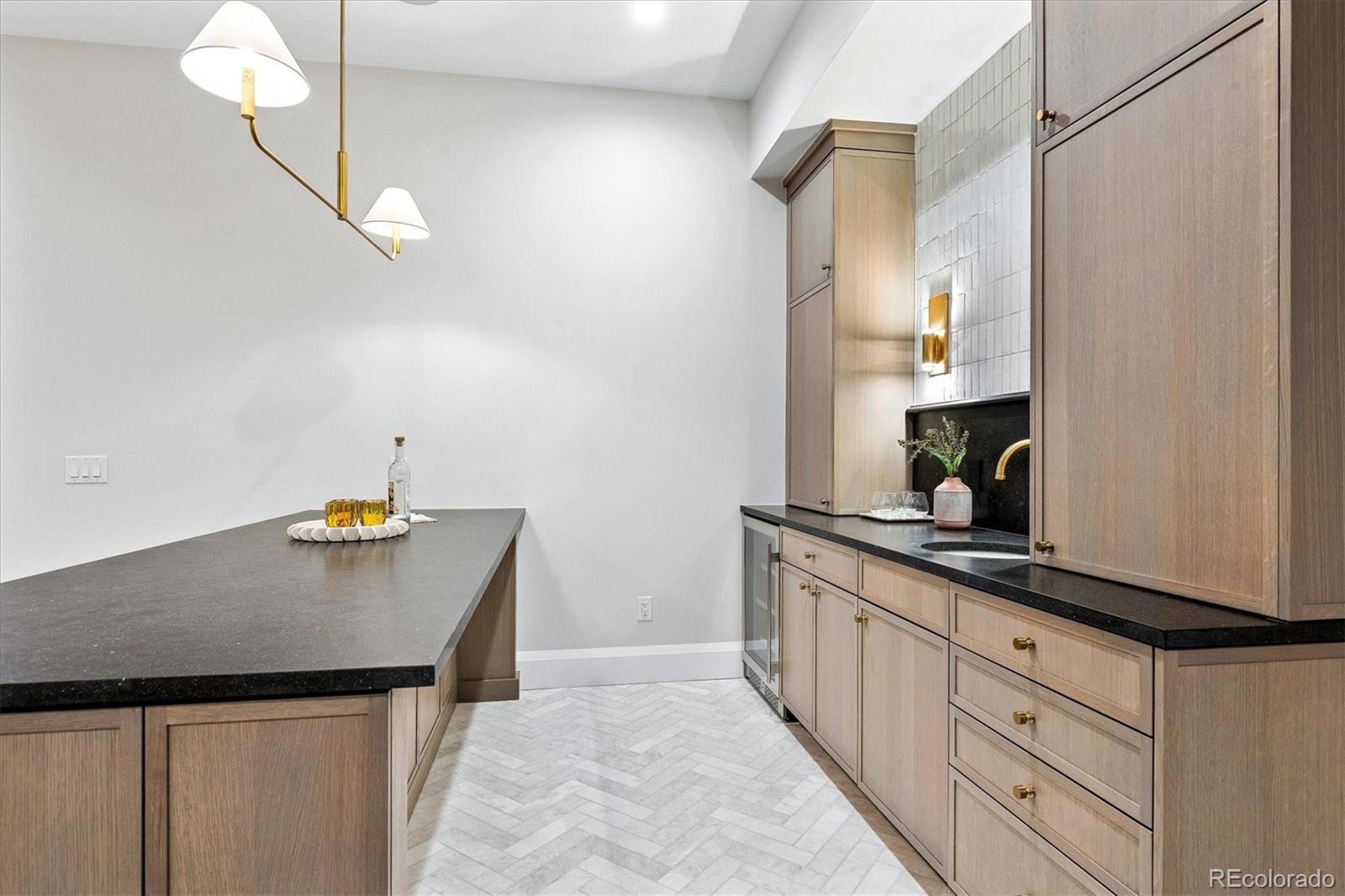 MLS Image #34 for 525 s high street,denver, Colorado