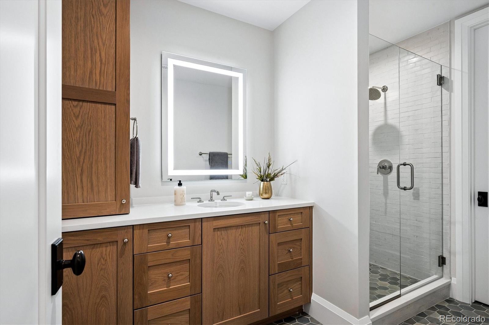 MLS Image #35 for 525 s high street,denver, Colorado