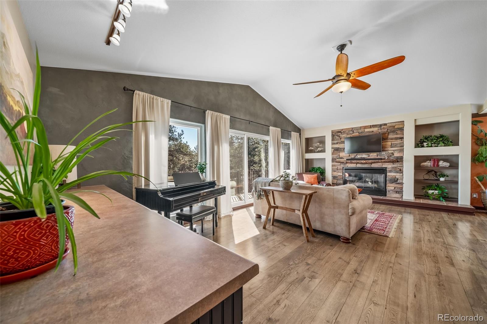 MLS Image #5 for 4047  kalamath drive,larkspur, Colorado