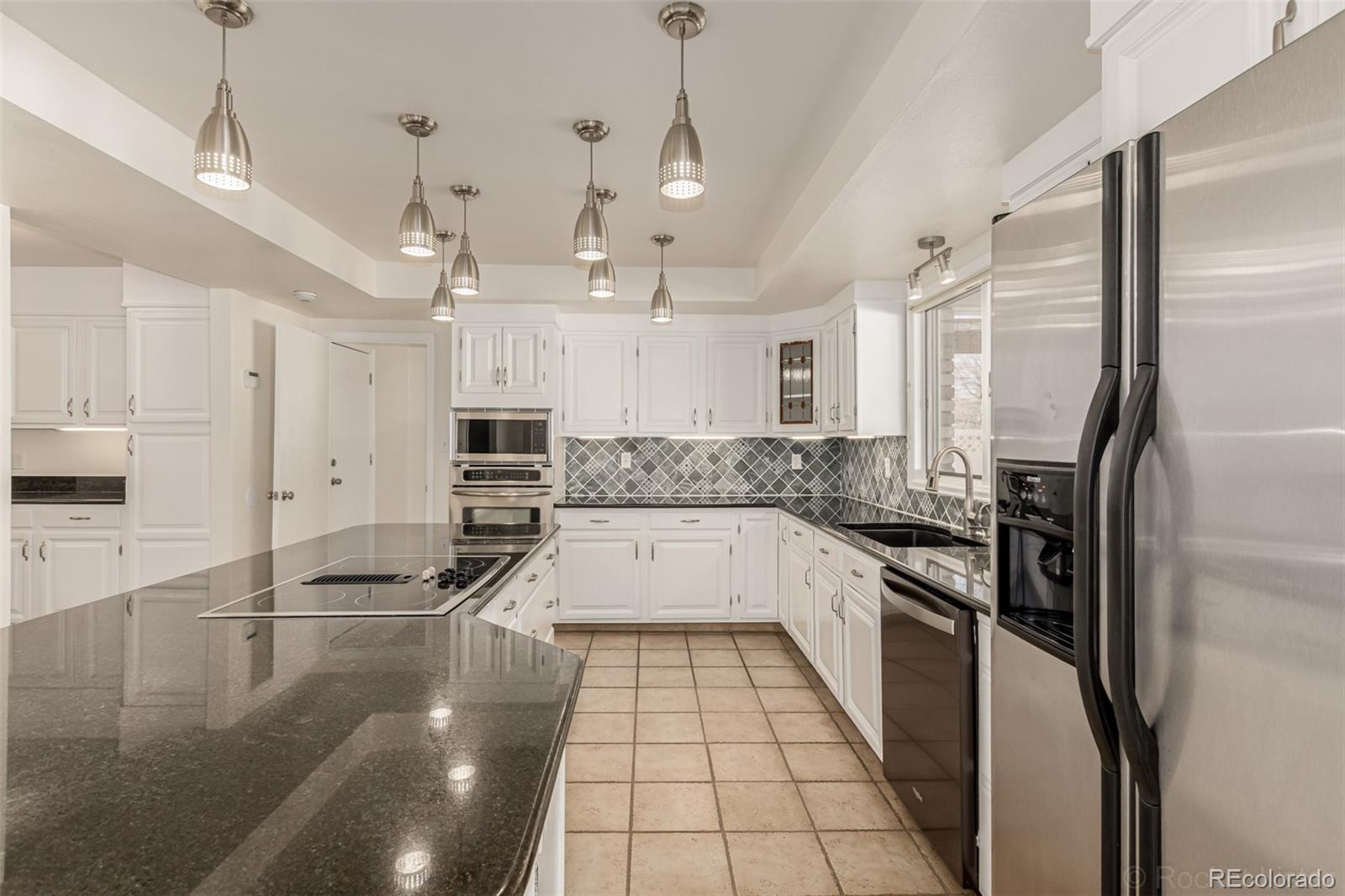 MLS Image #13 for 2424 s jasmine street,denver, Colorado