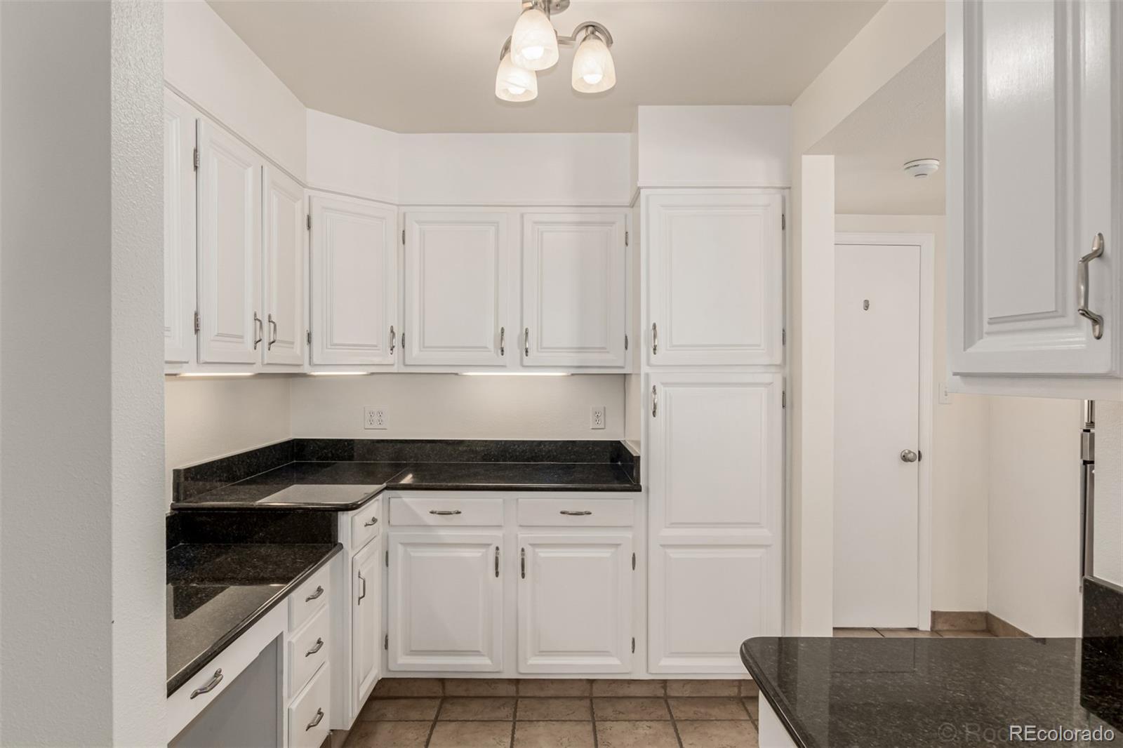MLS Image #16 for 2424 s jasmine street,denver, Colorado