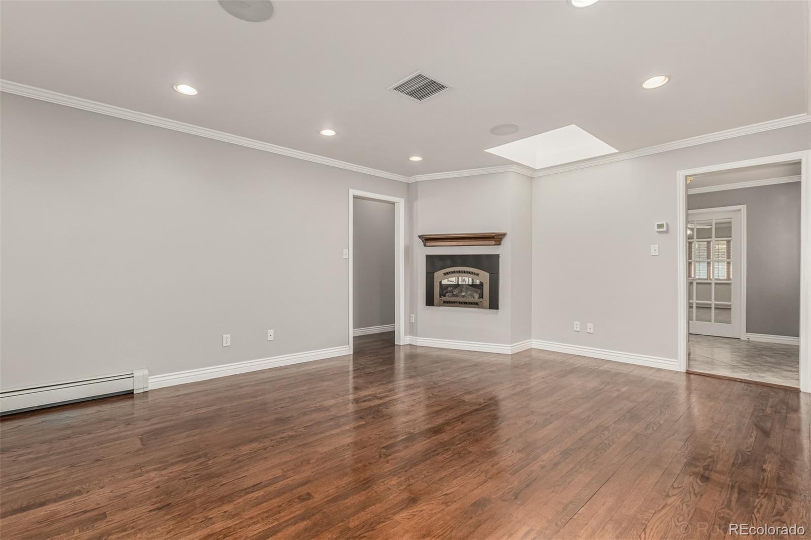 MLS Image #5 for 2424 s jasmine street,denver, Colorado