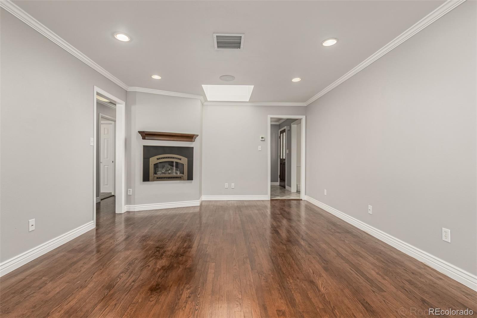 MLS Image #6 for 2424 s jasmine street,denver, Colorado