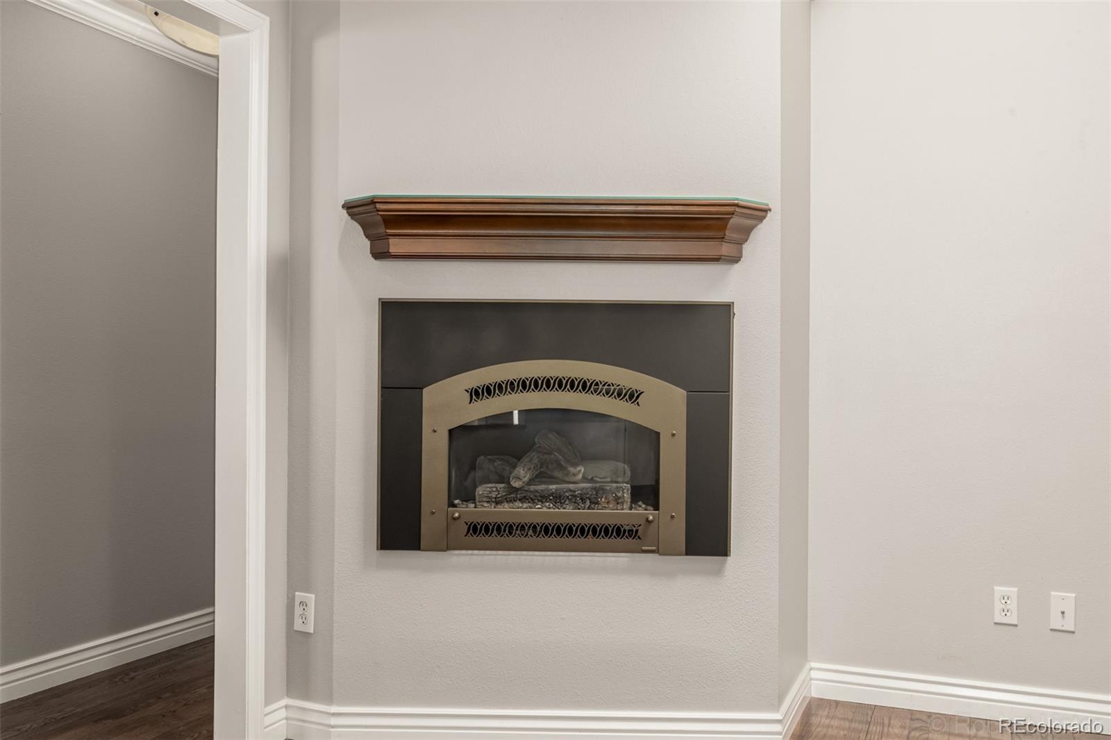 MLS Image #8 for 2424 s jasmine street,denver, Colorado