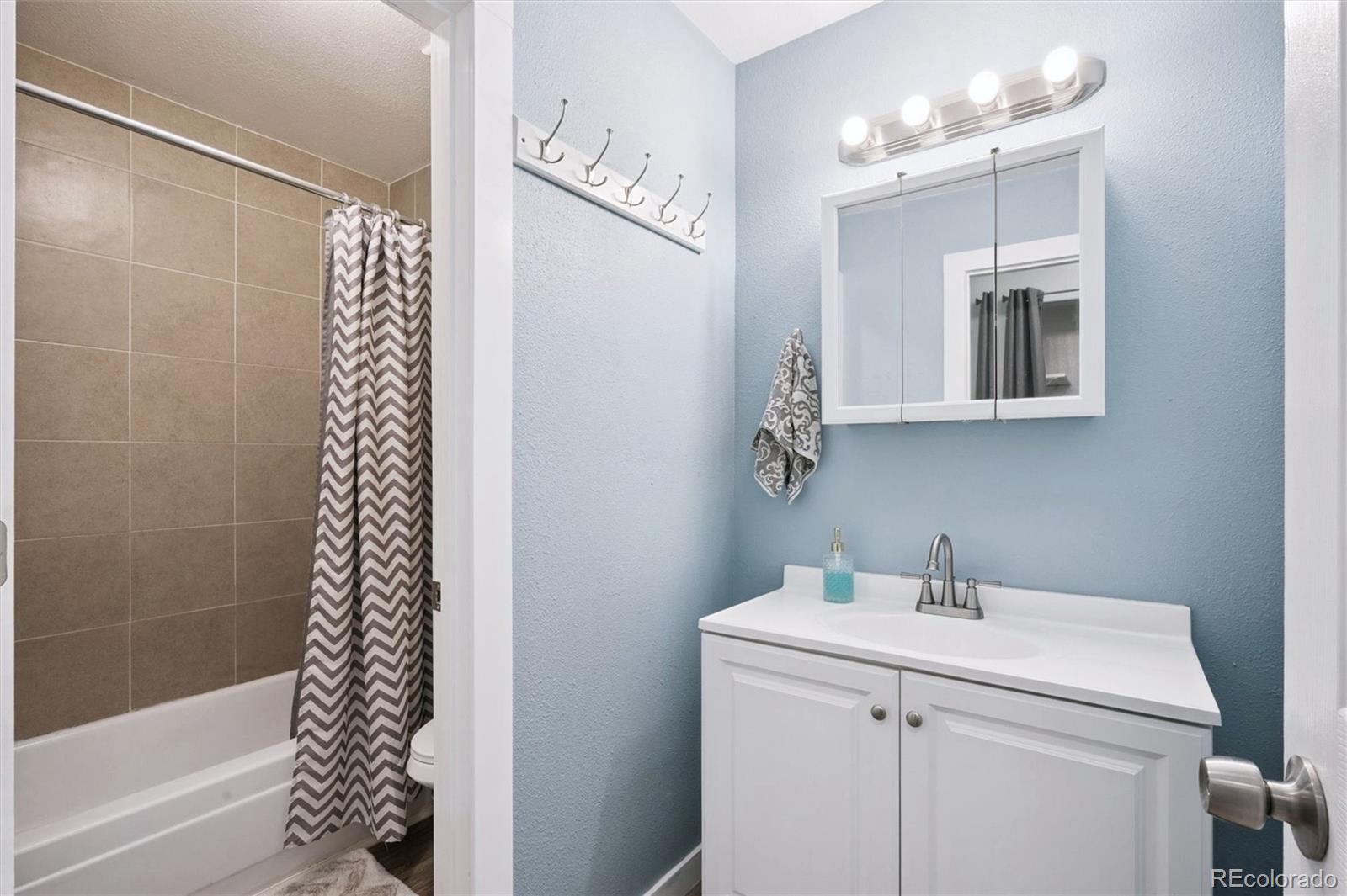 MLS Image #11 for 7945  york street 3,denver, Colorado