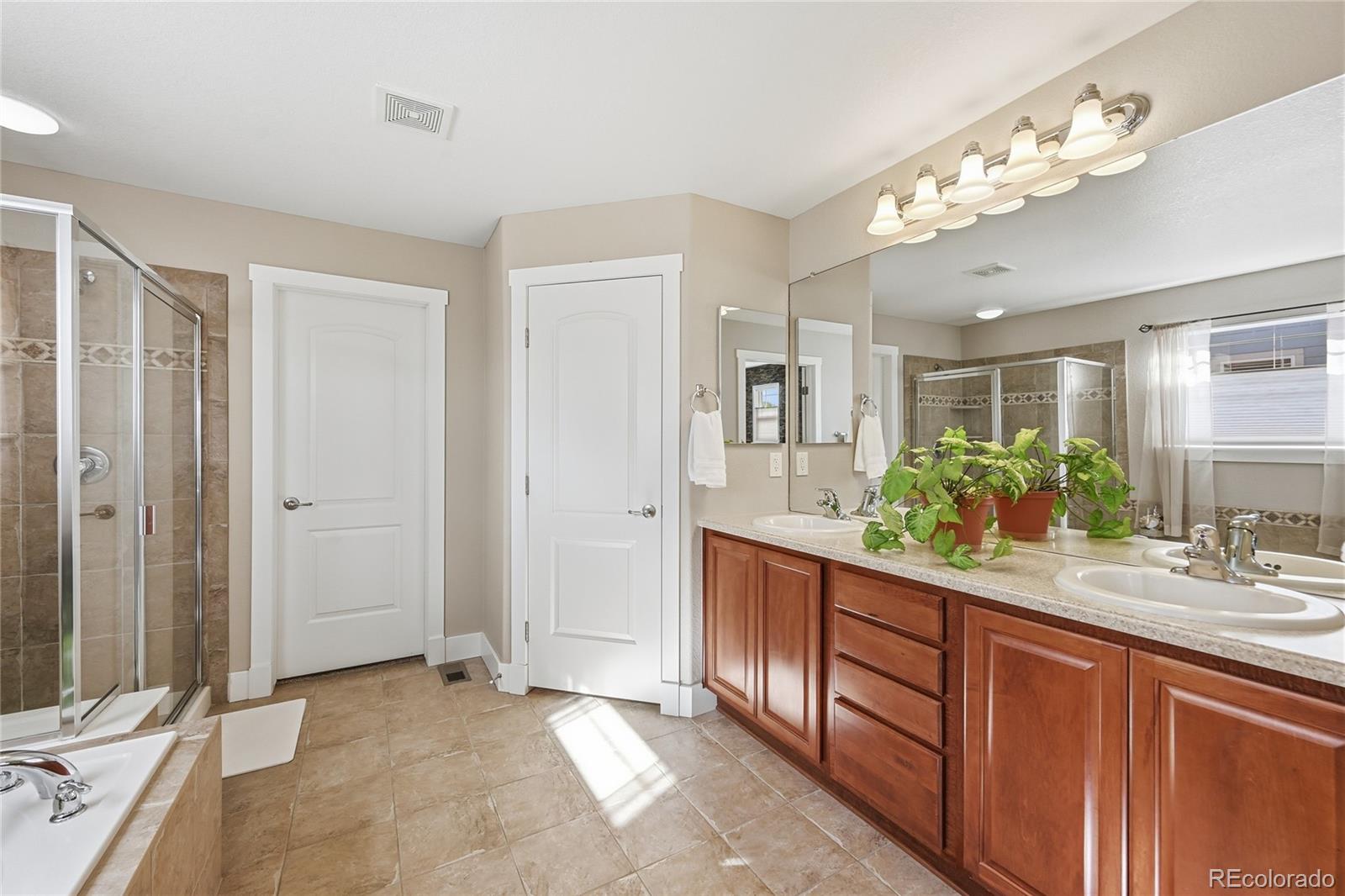 MLS Image #27 for 6265 s kewaunee way,aurora, Colorado