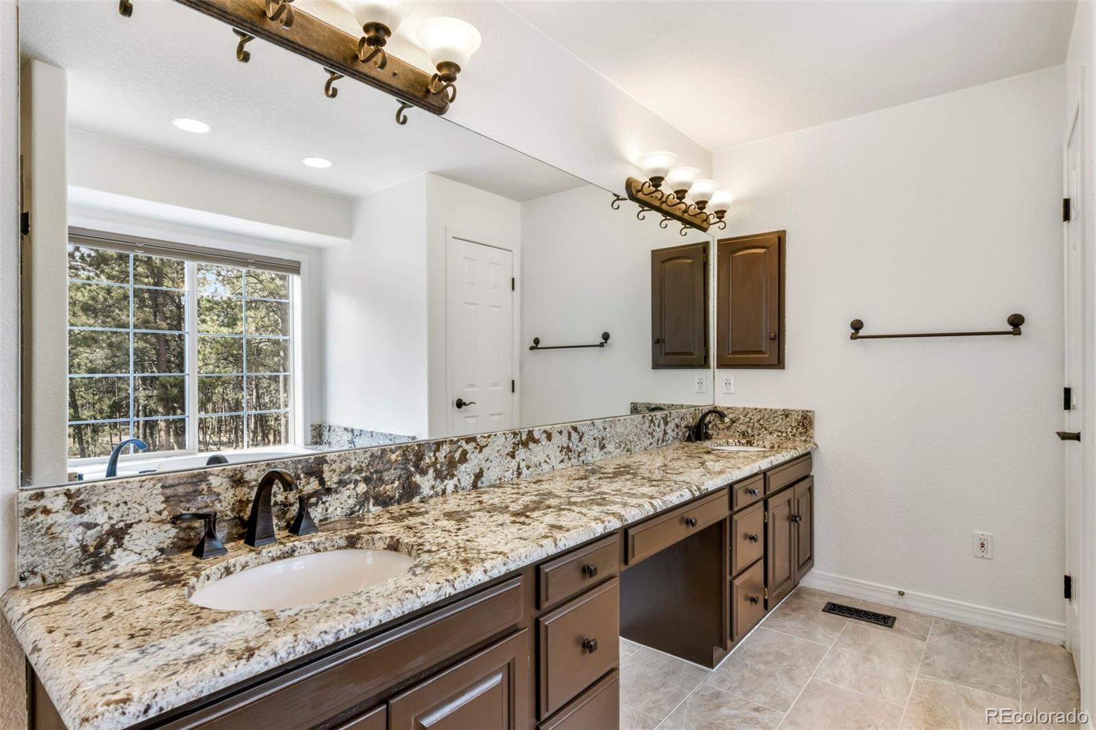 MLS Image #18 for 17725  martingale road,monument, Colorado