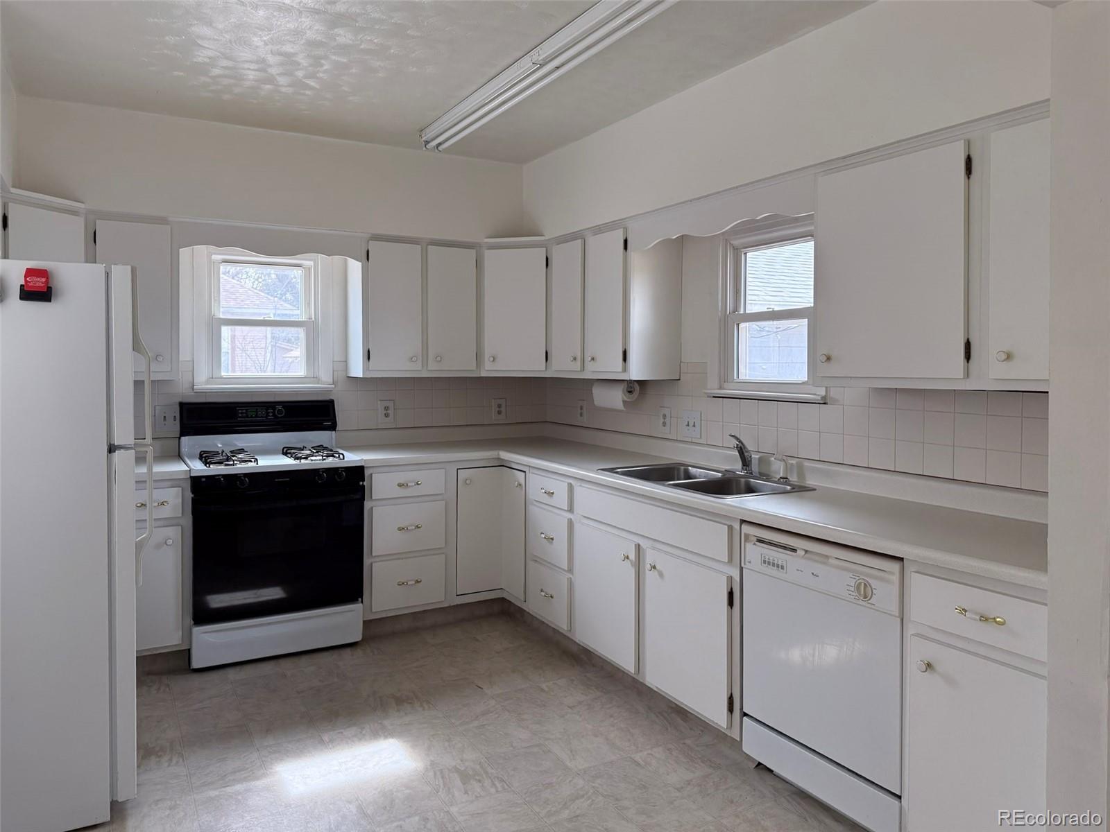MLS Image #4 for 391  cherry street,burlington, Colorado