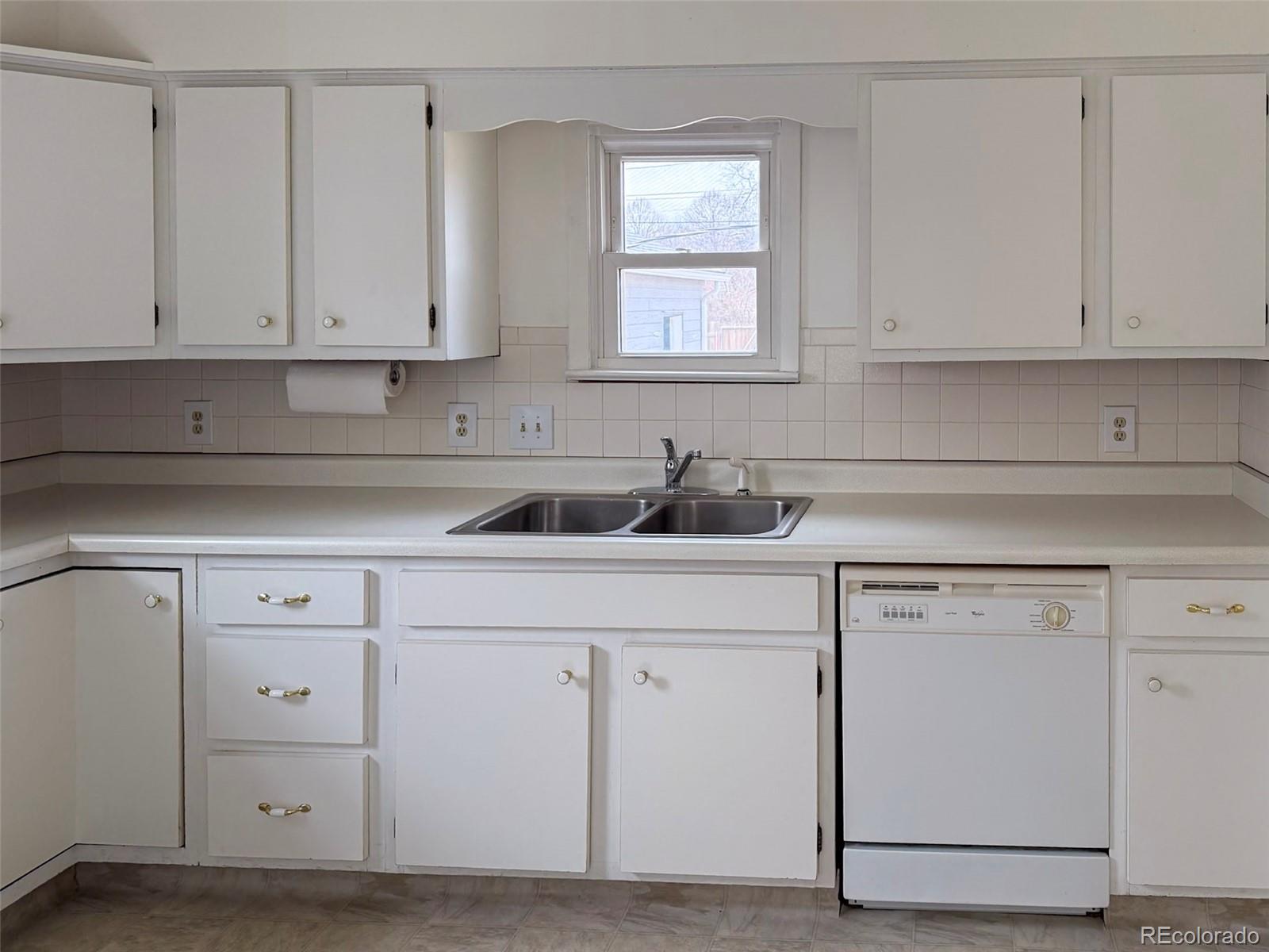MLS Image #5 for 391  cherry street,burlington, Colorado