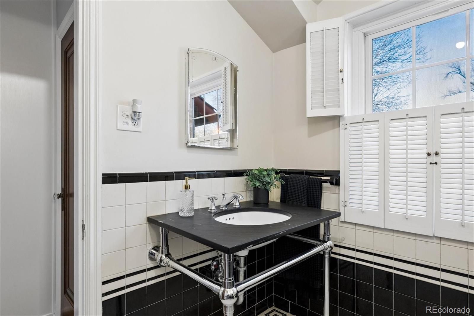 MLS Image #25 for 6400  montview boulevard,denver, Colorado