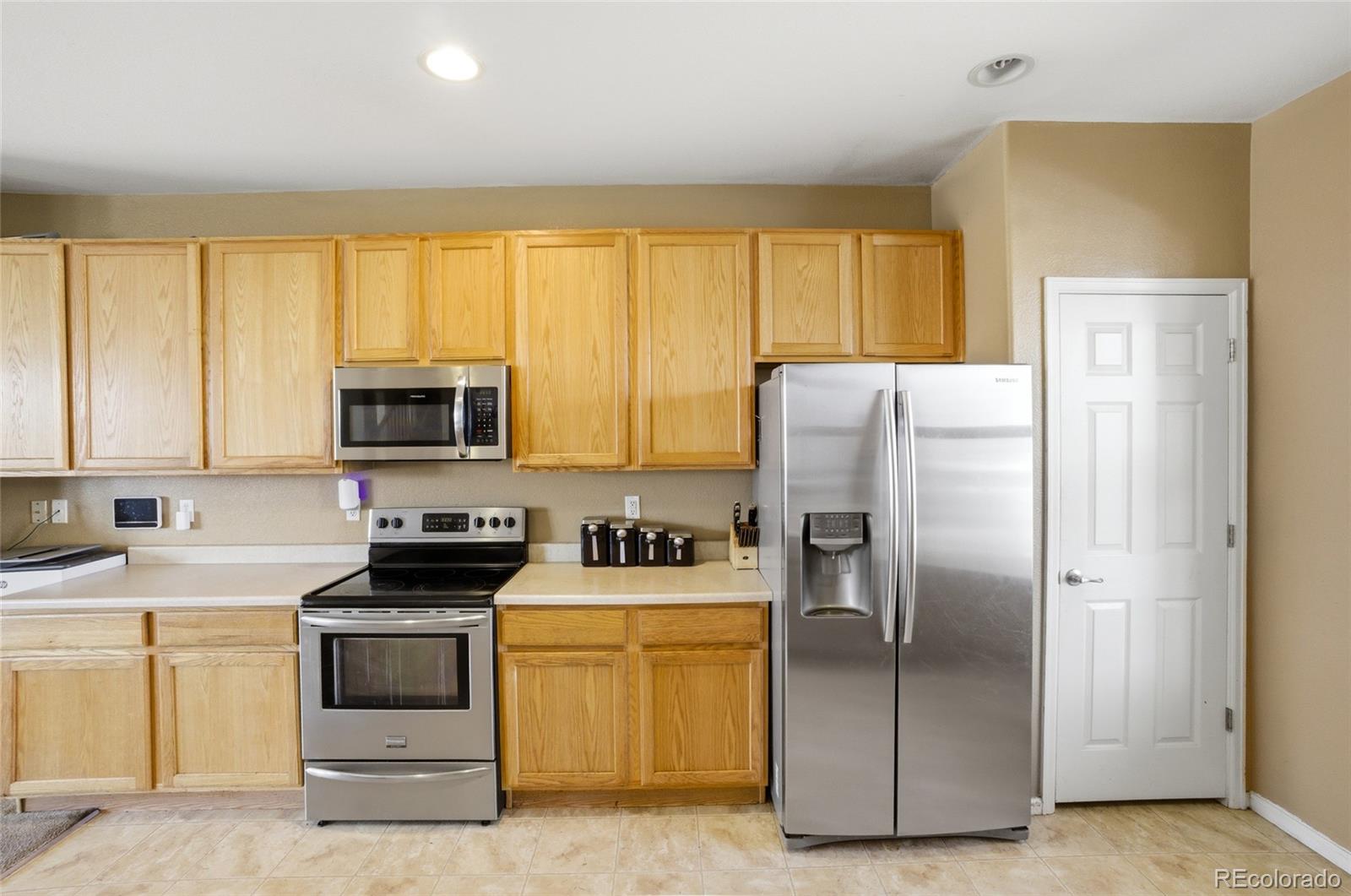 MLS Image #5 for 5573  jasper street,denver, Colorado