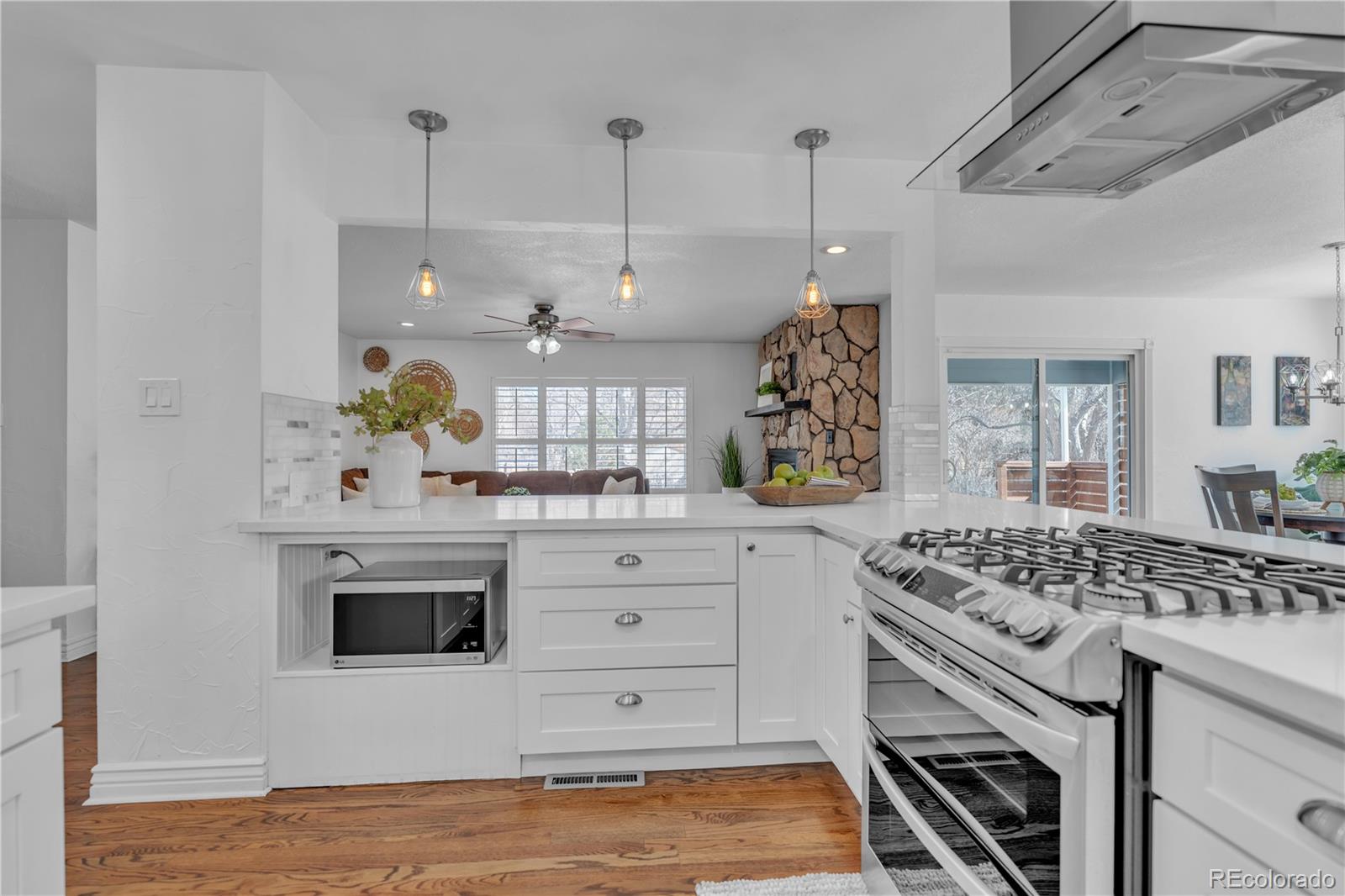 MLS Image #10 for 4080 s vincennes court,denver, Colorado