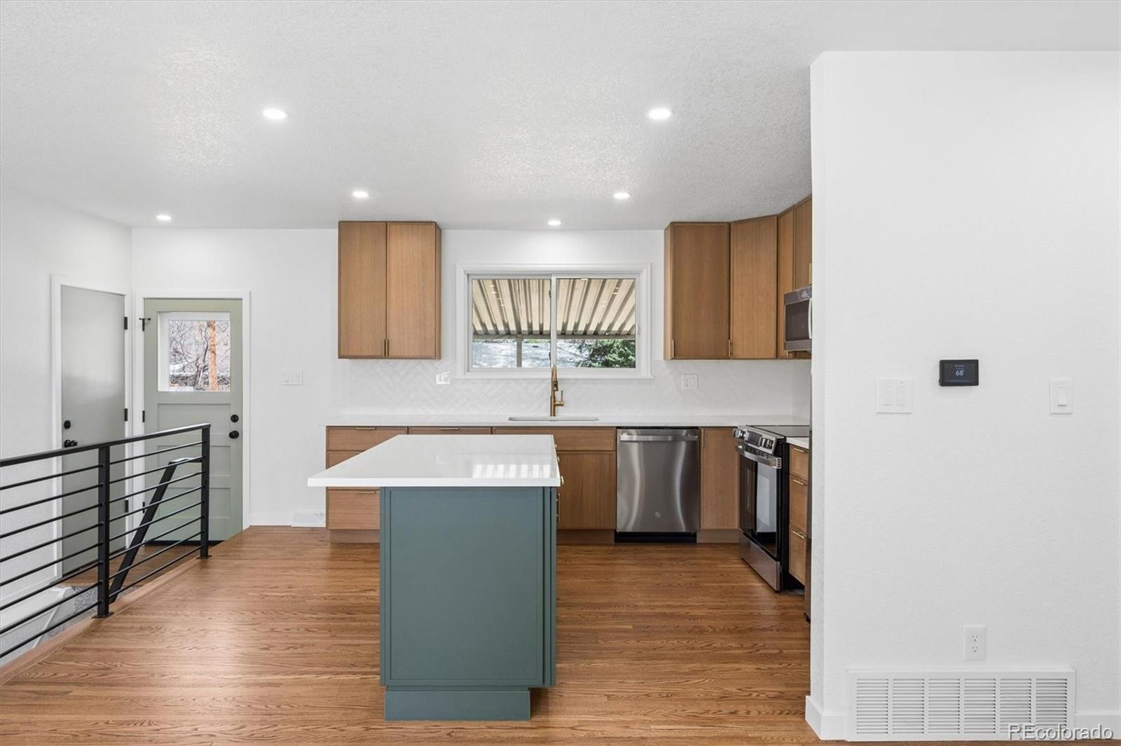 MLS Image #4 for 1470 s cody street,lakewood, Colorado