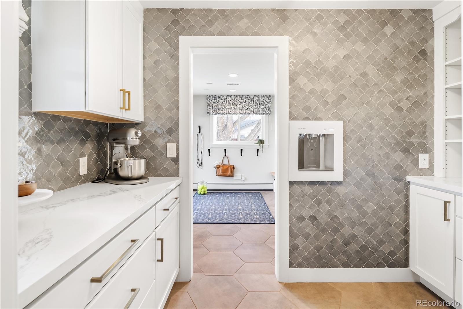 MLS Image #16 for 3720 s dahlia street,denver, Colorado