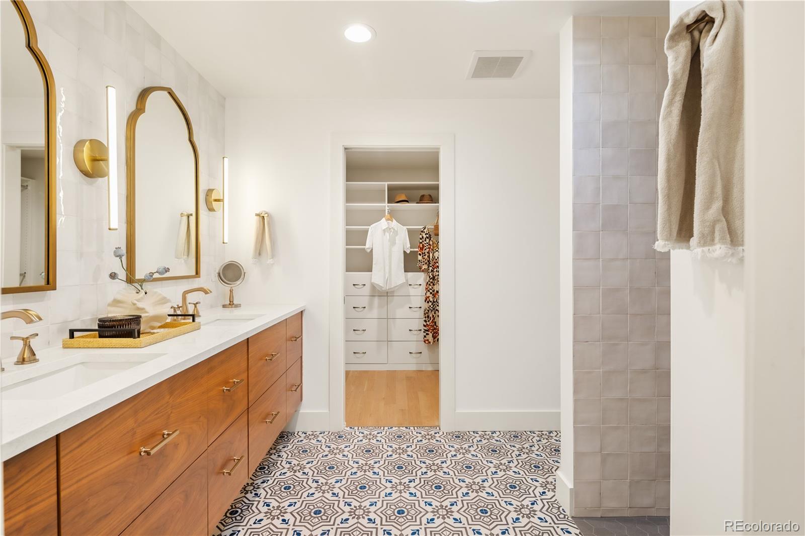 MLS Image #23 for 3720 s dahlia street,denver, Colorado