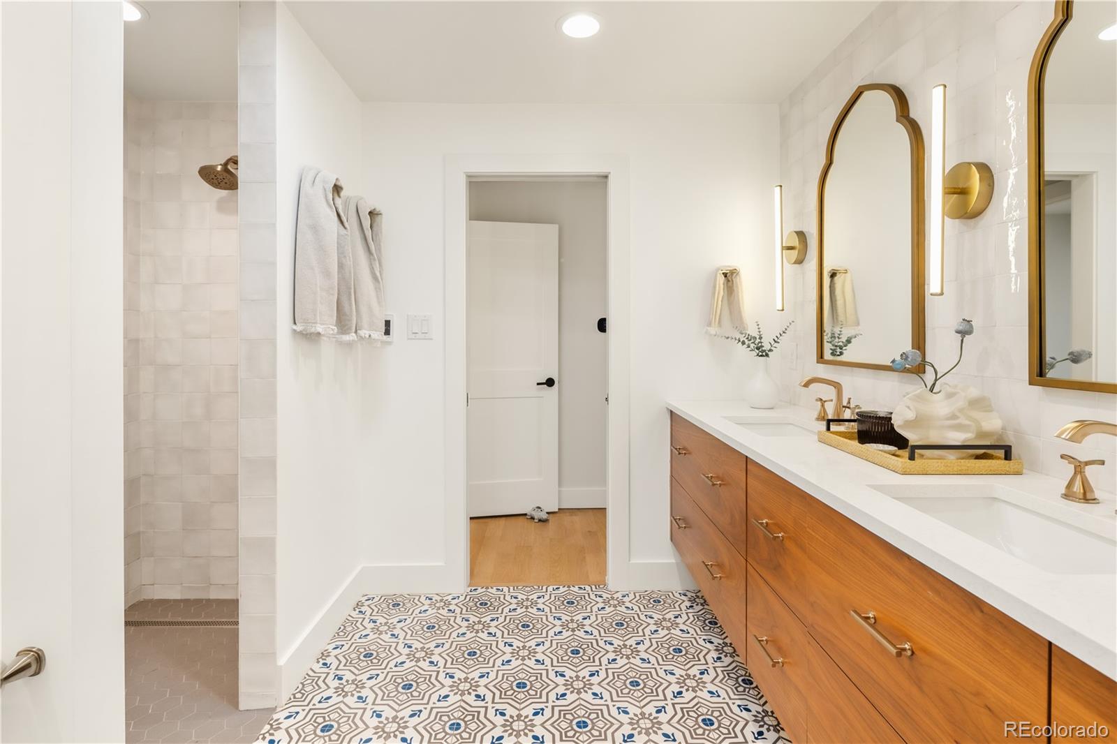 MLS Image #24 for 3720 s dahlia street,denver, Colorado
