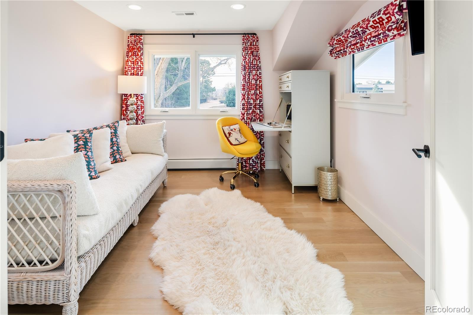 MLS Image #32 for 3720 s dahlia street,denver, Colorado
