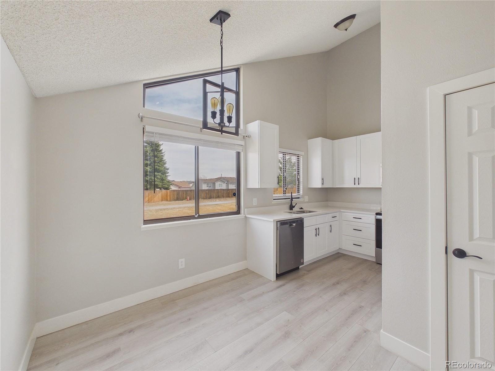 MLS Image #4 for 3752 s genoa circle,aurora, Colorado