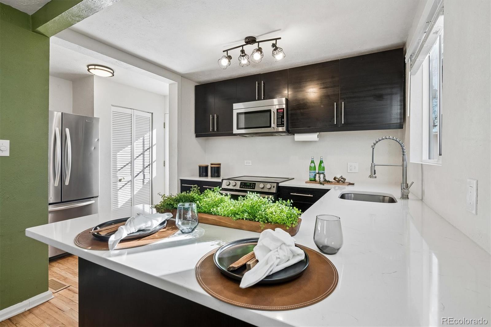 MLS Image #4 for 2558 s vine street,denver, Colorado