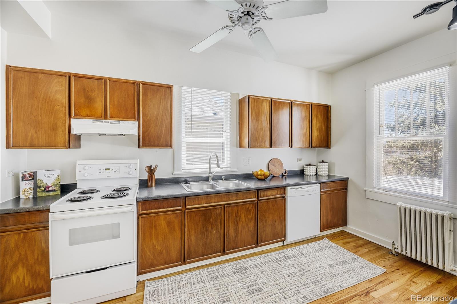 MLS Image #7 for 355 s clarkson street,denver, Colorado
