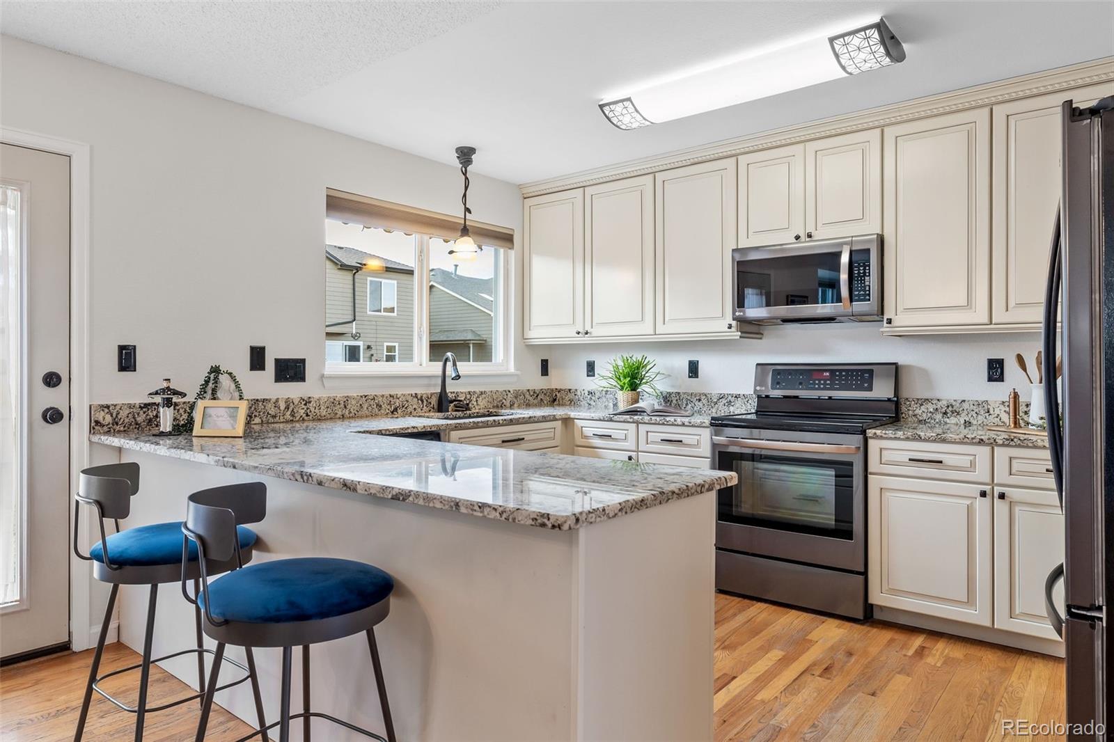 MLS Image #7 for 5571 s youngfield street,littleton, Colorado