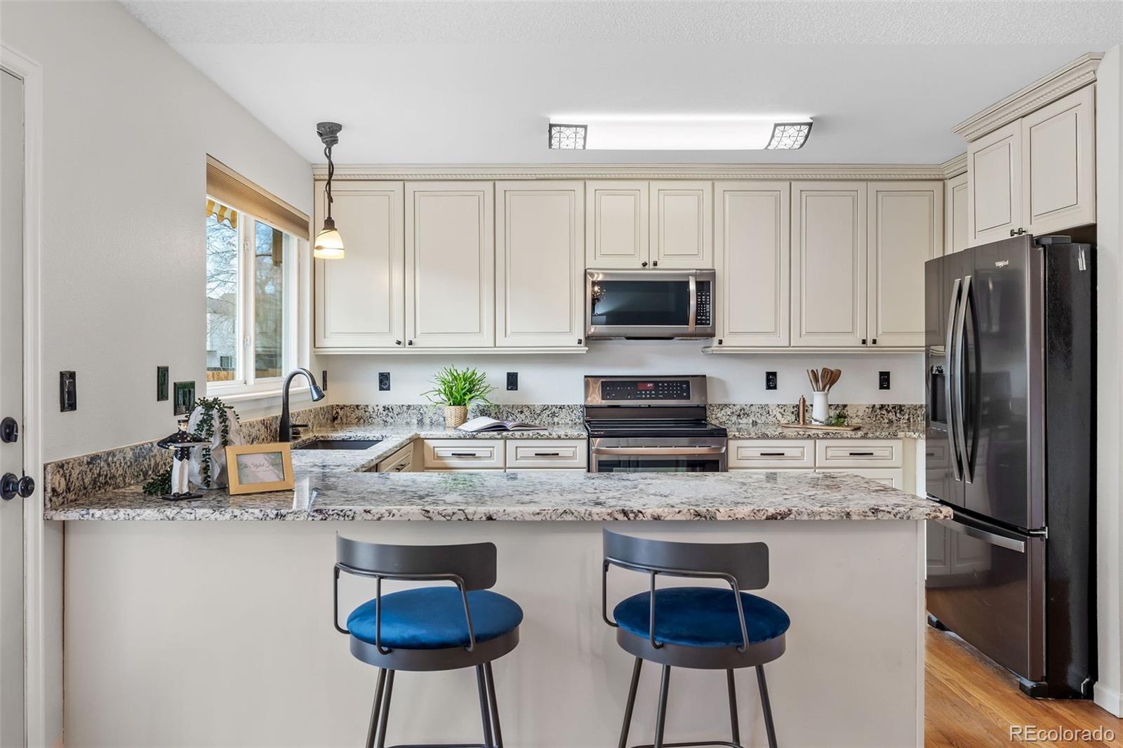 MLS Image #8 for 5571 s youngfield street,littleton, Colorado