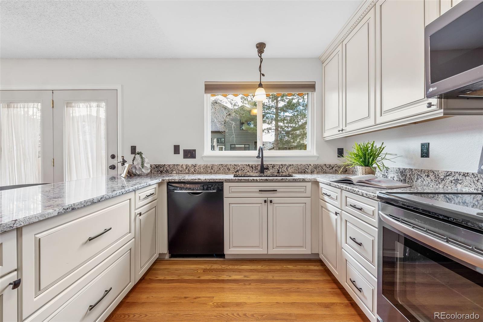 MLS Image #9 for 5571 s youngfield street,littleton, Colorado