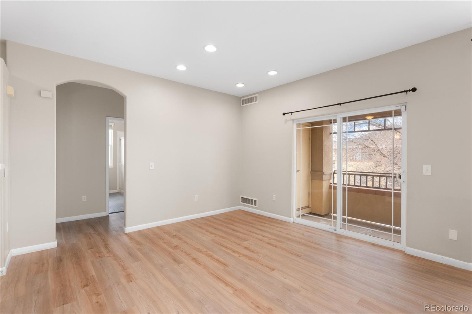 MLS Image #10 for 847 e 98th avenue 1802,thornton, Colorado