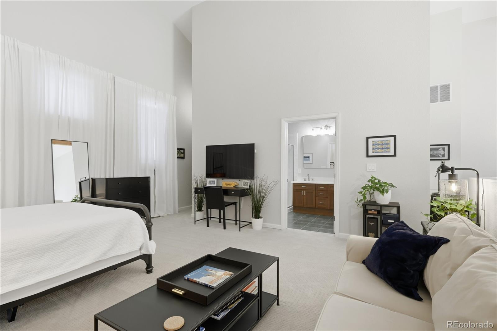 MLS Image #33 for 7525 e 1st place 1012,denver, Colorado