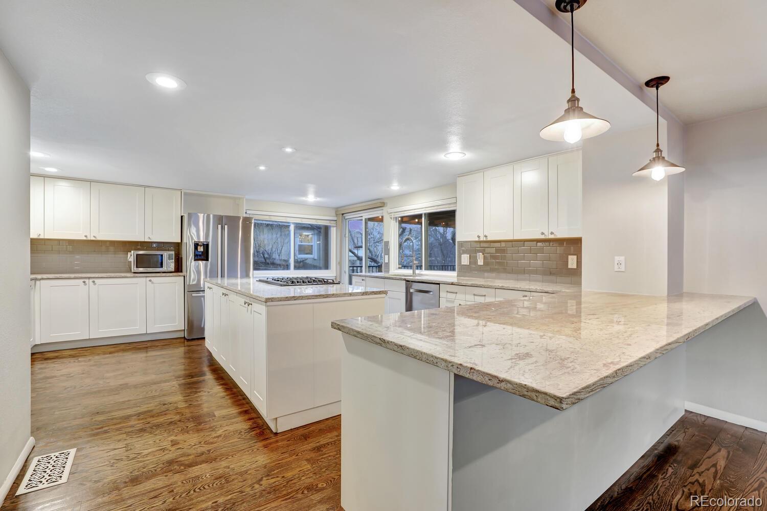 MLS Image #5 for 7699 e mineral place,centennial, Colorado