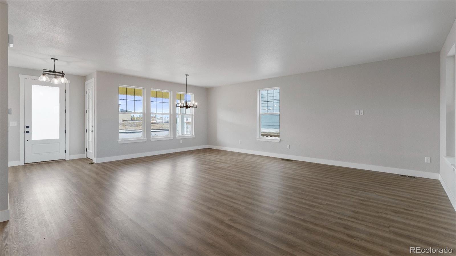 MLS Image #8 for 24207 e 53 rd drive,aurora, Colorado