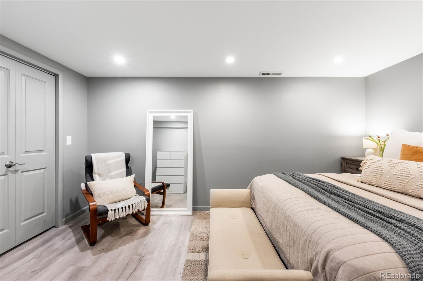 MLS Image #25 for 1448 s oneida street,denver, Colorado