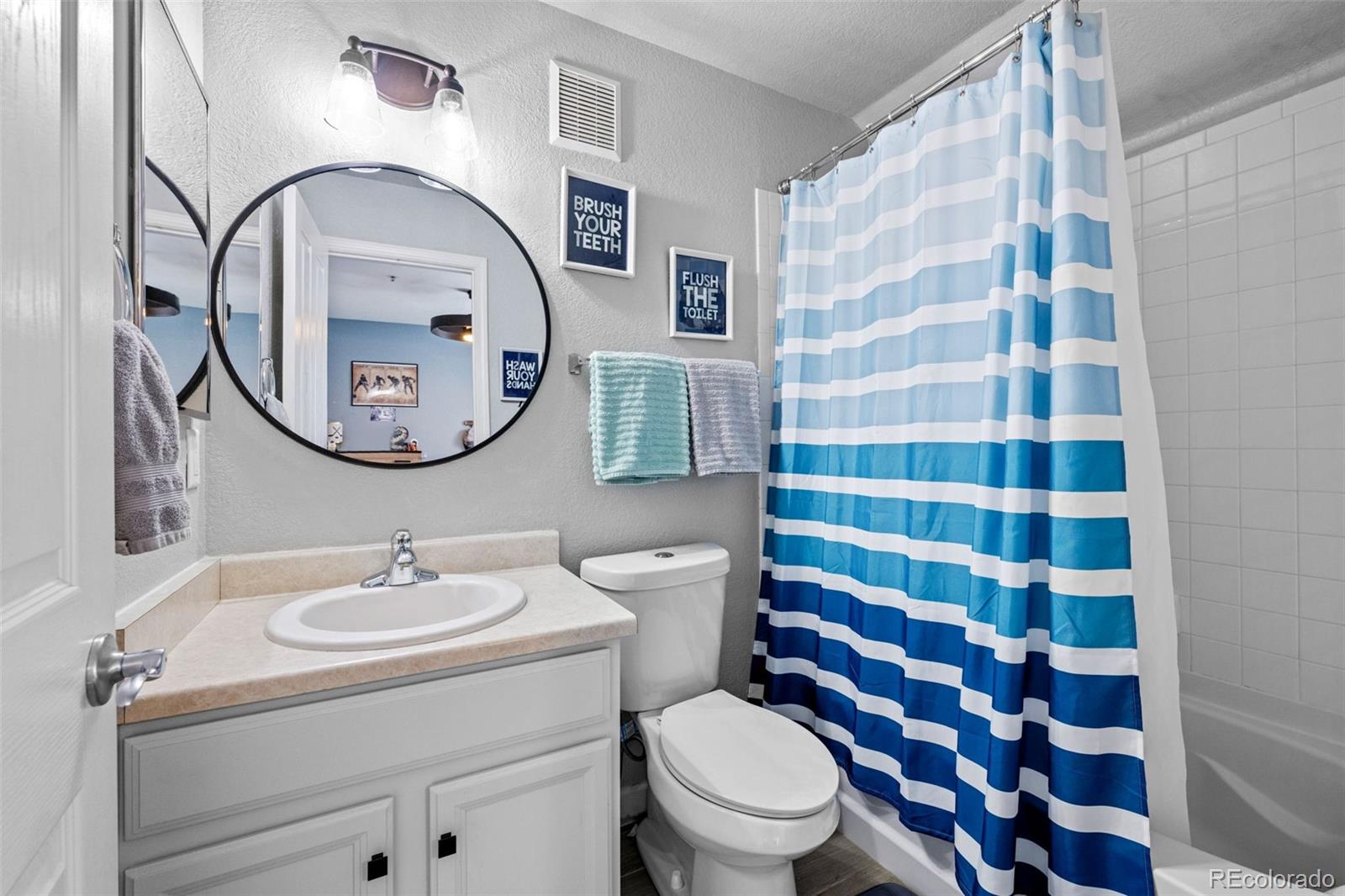 MLS Image #22 for 23500 e alamo place,aurora, Colorado