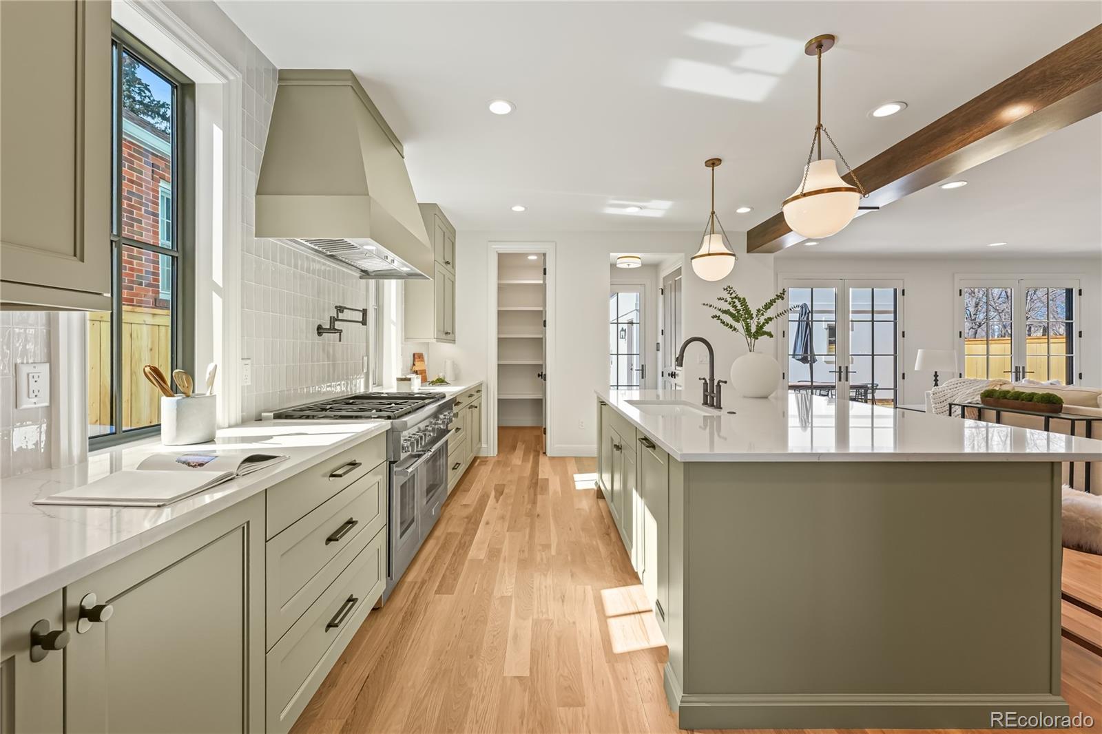 MLS Image #6 for 1135 s downing street,denver, Colorado