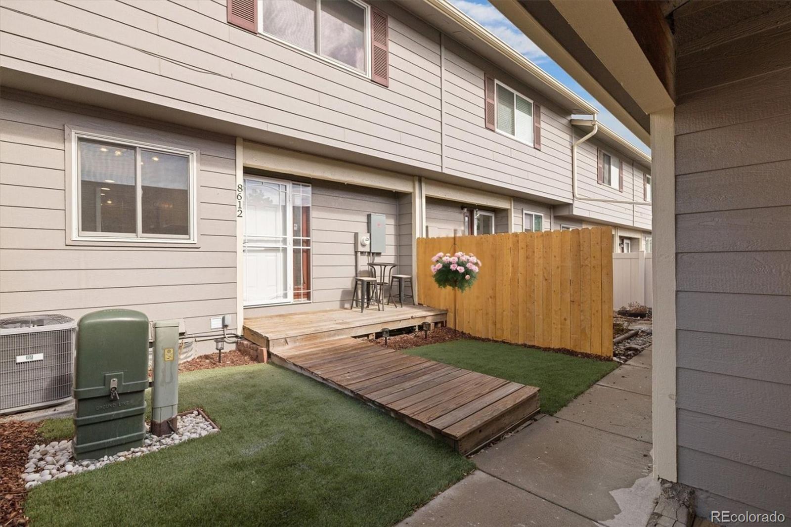 MLS Image #4 for 8612  carr loop,arvada, Colorado
