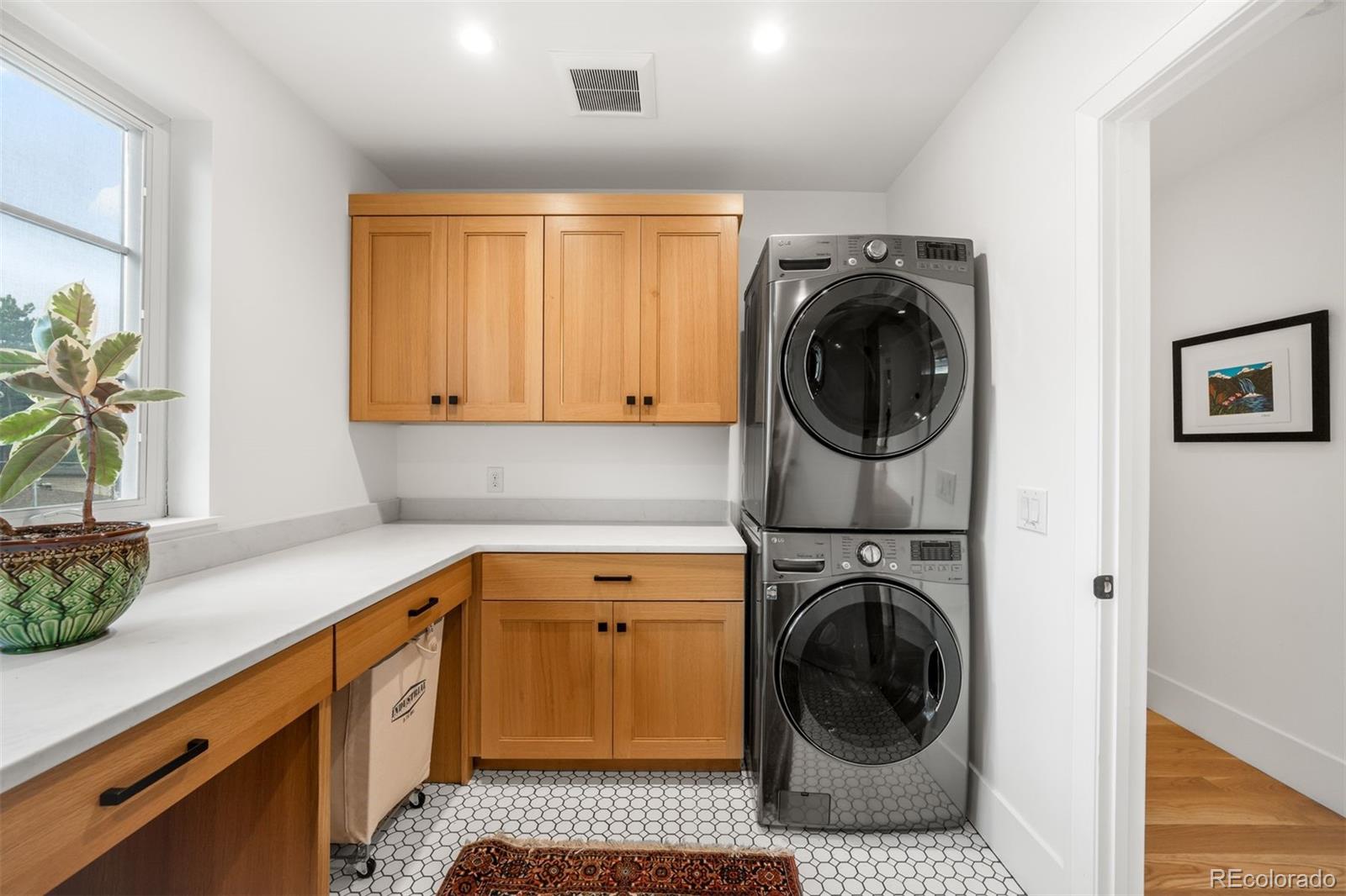 MLS Image #25 for 507 s high street,denver, Colorado