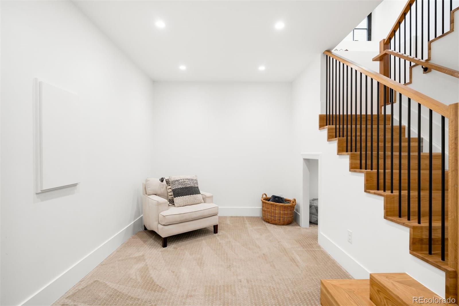MLS Image #29 for 507 s high street,denver, Colorado