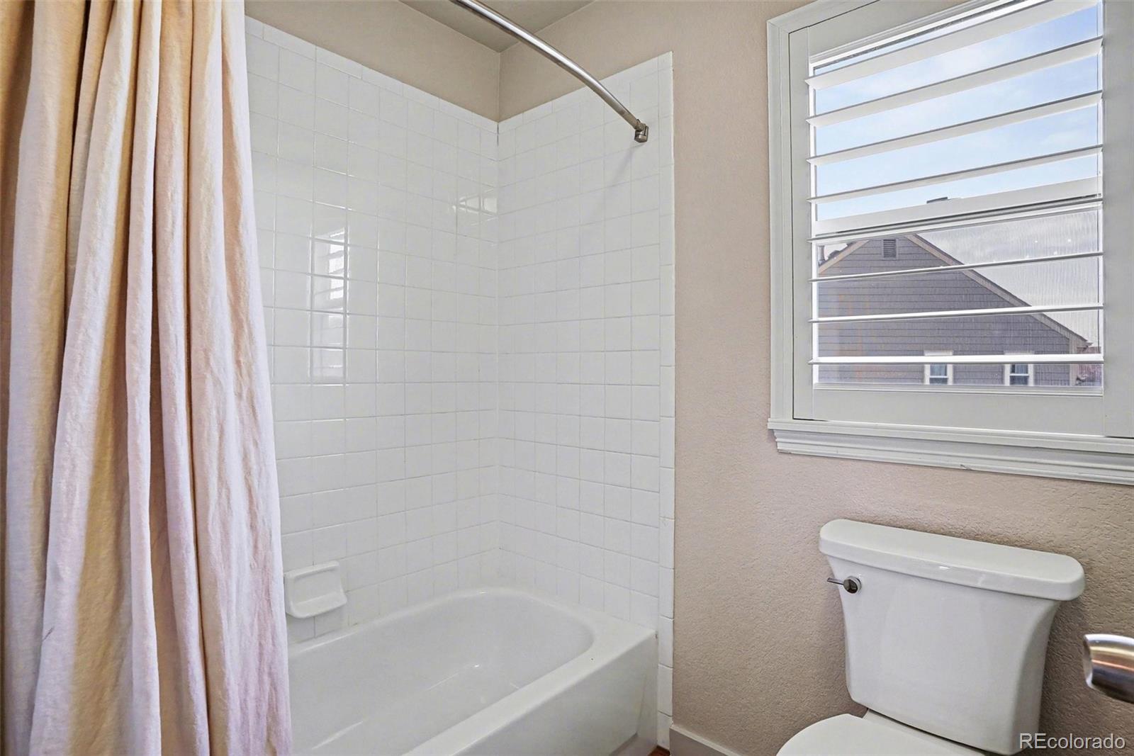 MLS Image #17 for 6535 s waco court,aurora, Colorado