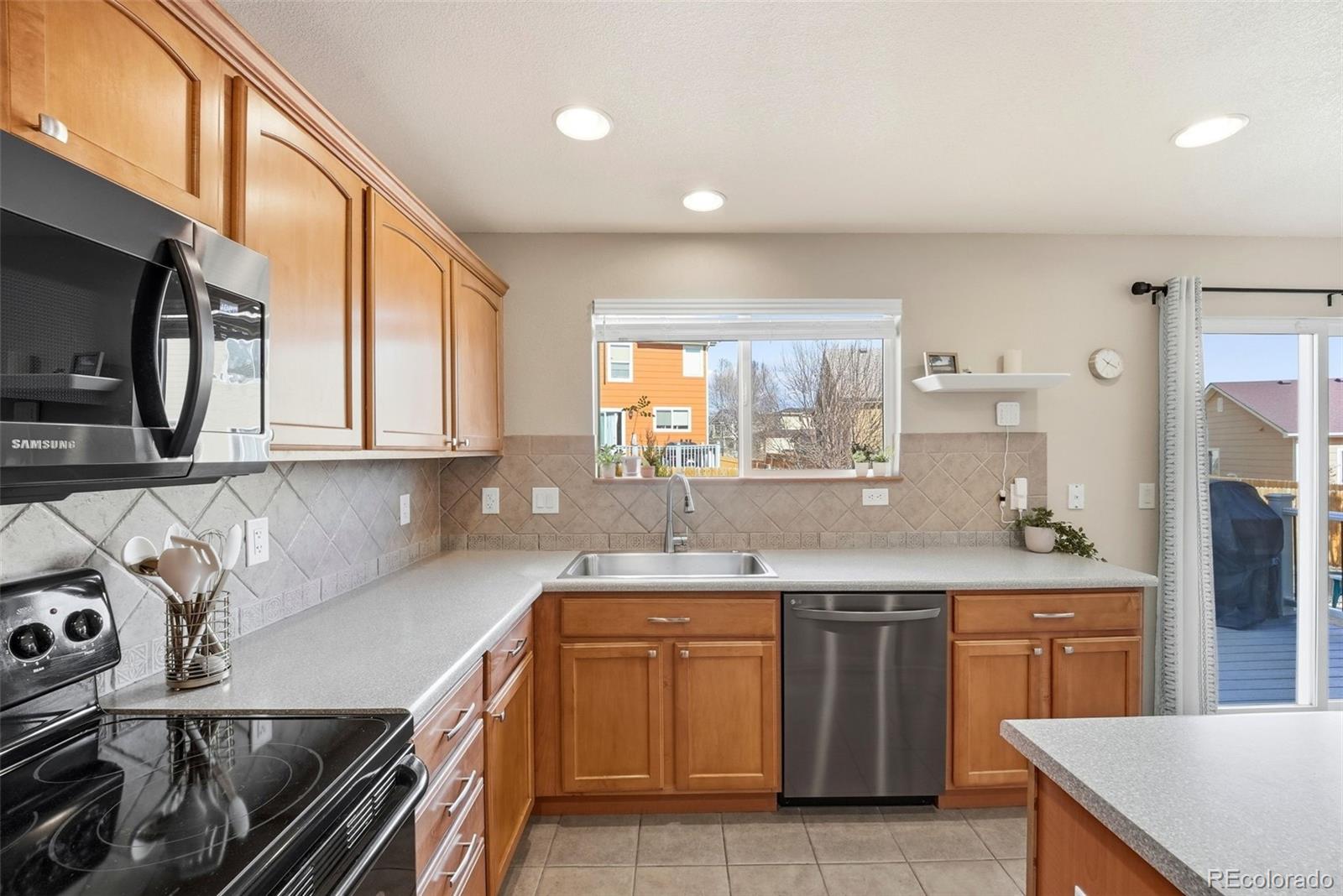 MLS Image #15 for 8318  shadow run lane,fountain, Colorado