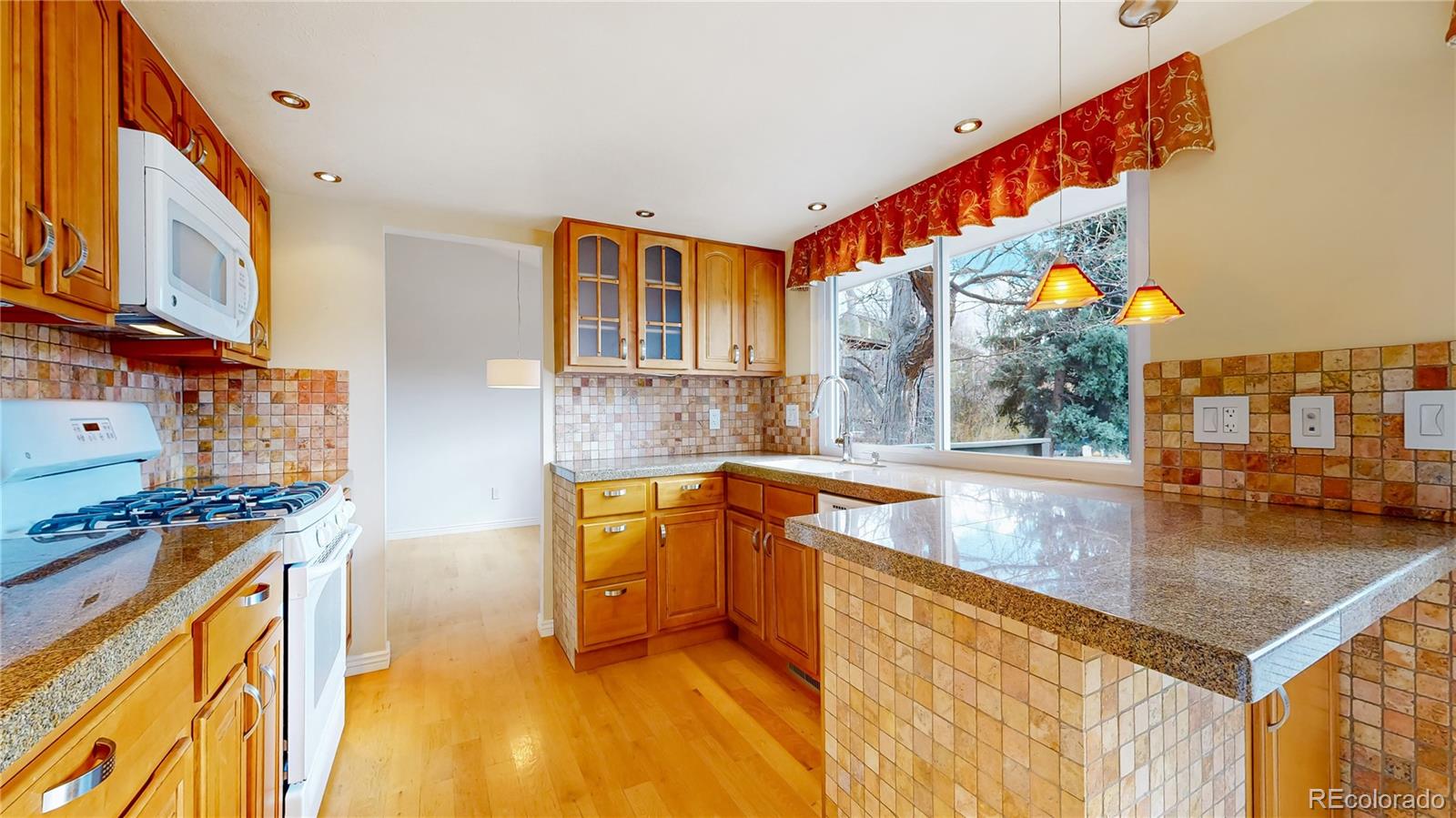 MLS Image #7 for 7841 s franklin way,centennial, Colorado