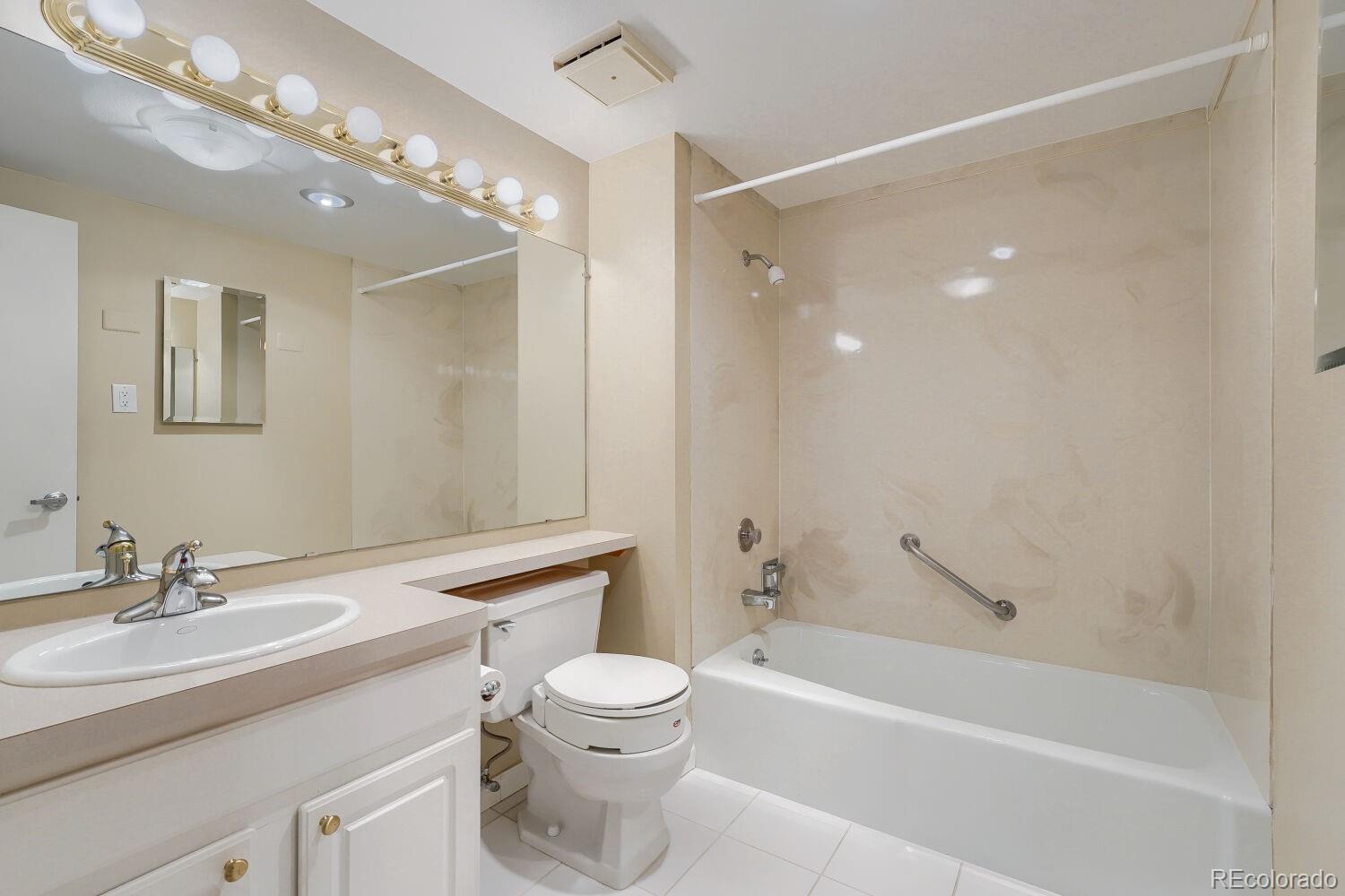 MLS Image #9 for 7877 e mississippi avenue,denver, Colorado
