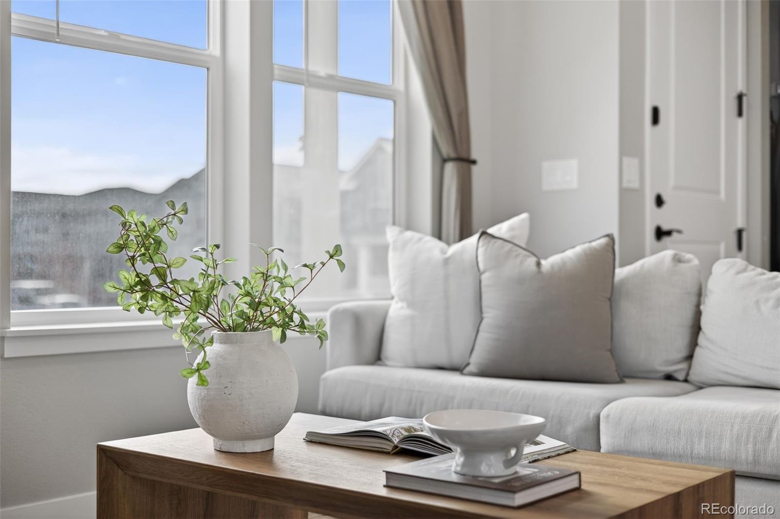 MLS Image #10 for 6258 n florence way,denver, Colorado