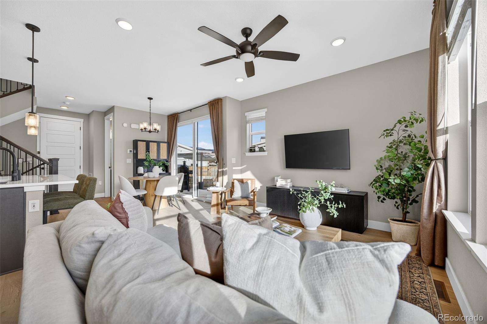 MLS Image #6 for 6258 n florence way,denver, Colorado