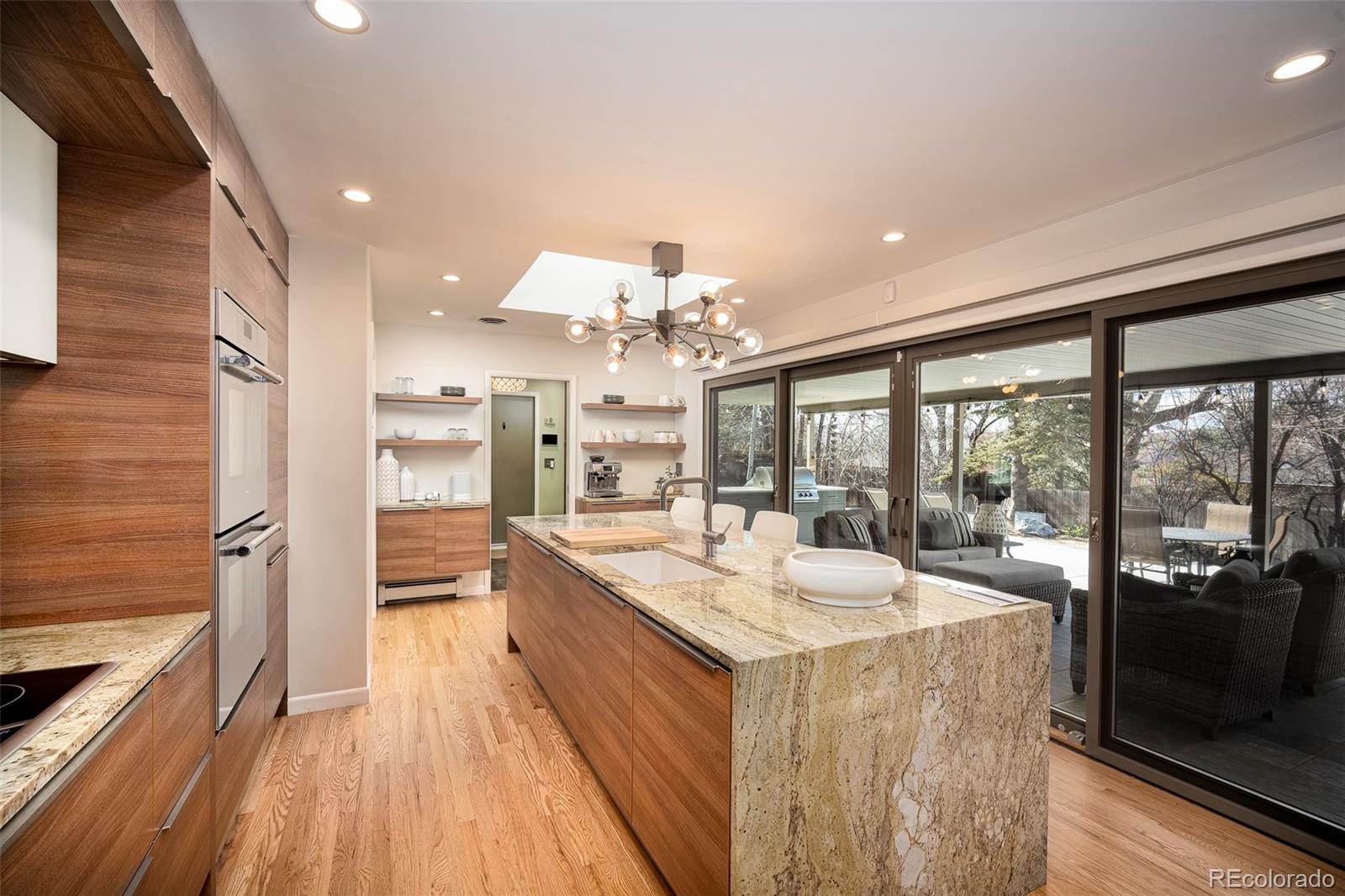MLS Image #7 for 3977 s jasmine street,denver, Colorado