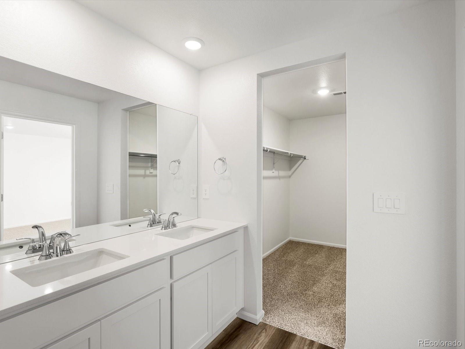 MLS Image #13 for 21097 e 65th avenue,aurora, Colorado